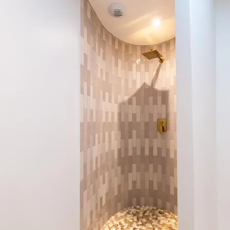 Guest house La Perle Lune -chambre En Colocation- Centre - - Parking
